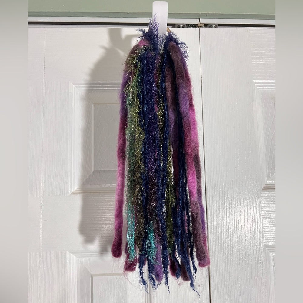 Hand crafted Hair-falls Accessory - Picture 4 of 4